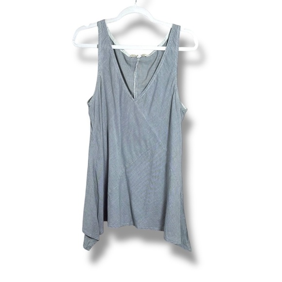 Prairie Underground Striped Shark Hem Tank Size Large - Picture 1 of 5